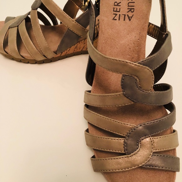 Shoes - Picture 1 of 1